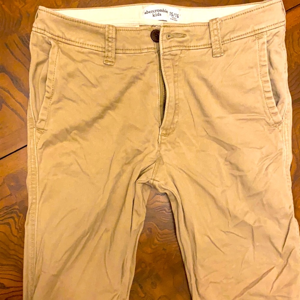 EUC ABERCROMBIE KIDS size 15/16 boys